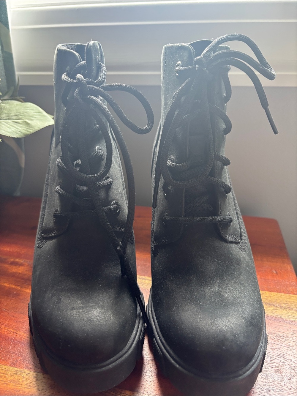 Timberland Lana Point 6-Inch Boot in black nubuck .
